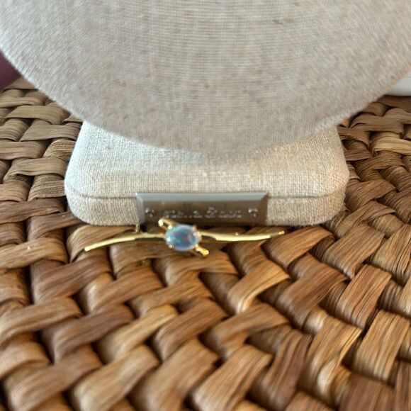 Vintage Jewelry - Vintage Sterling Silver Gold Broche/Pin
